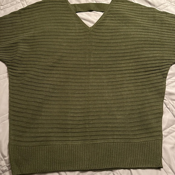 New York & Company Dolman Sweater NWOT - Picture 3 of 6